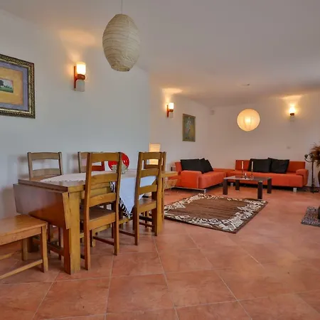 200m2 Center Guest house